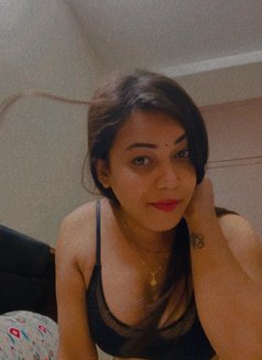 Sandya Reddy - puta in Hyderabad Photo 5 of 5