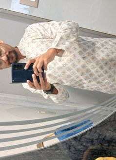 Sandyyy - Acompañantes masculino in Mumbai Photo 2 of 2