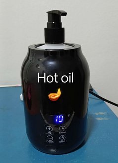 Pro massage & hot oils - Transsexual escort in Al Manama Photo 3 of 3