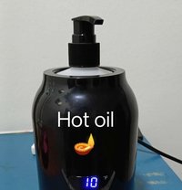 Pro massage & hot oils - Acompañantes transexual in Al Manama