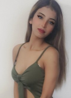 Sanfoura - puta in Beirut Photo 1 of 6