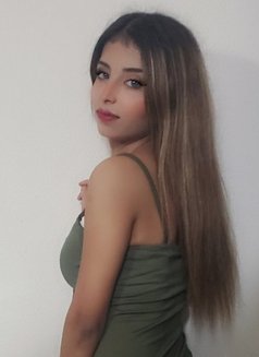 Sanfoura - puta in Beirut Photo 4 of 6