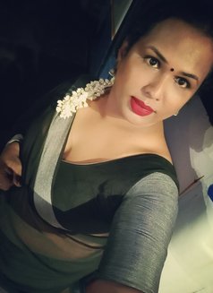 Sangavi - Transsexual escort in Chennai Photo 2 of 3