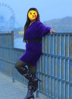 Fully hand cash service available - escort in Kathmandu Photo 1 of 2