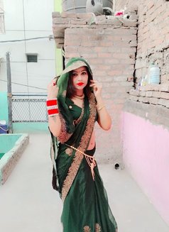 Sania - escort in Noida Photo 2 of 9