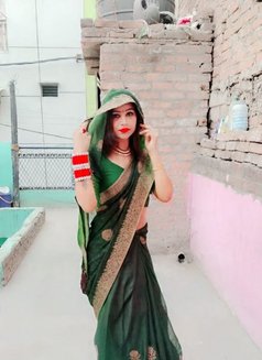 Sania - escort in Noida Photo 3 of 9