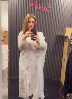 Saniya Gill - escort in Dubai Photo 2 of 5