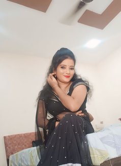 Saniya - escort in Mumbai Photo 1 of 2