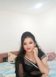 Saniya - escort in Mumbai Photo 2 of 2