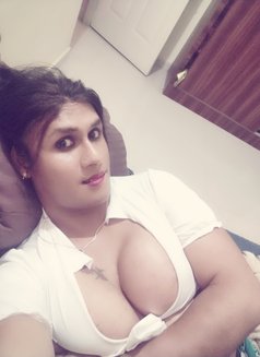 Sanjana Gowda - masseuse in Bangalore Photo 1 of 3