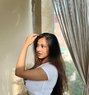 Sanjana Gupta - puta in Mumbai Photo 1 of 3