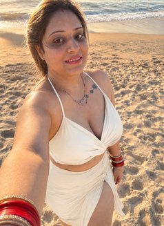 Sanjana - escort in Chennai Photo 1 of 5