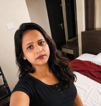 Sanjana - puta in Mumbai