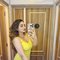 Sanjana - puta in New Delhi Photo 3 of 3