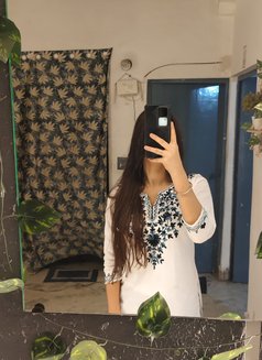 Sanjana - escort in New Delhi Photo 6 of 11
