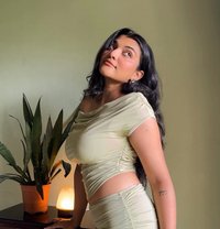 Sanjana - puta in Surat