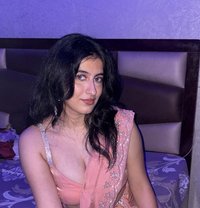 Sanjana - puta in Surat