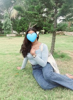Sanjana - Transsexual escort in Bangalore Photo 3 of 5