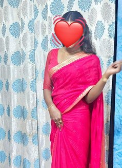 Sanjana - Transsexual escort in Bangalore Photo 4 of 5