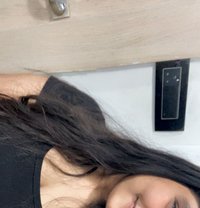 Sanjana Singh - puta in Hyderabad
