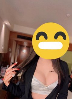 Sanjana Singh - Transsexual escort in New Delhi Photo 4 of 10