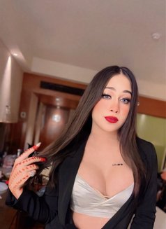 Sanjana Singh - Transsexual escort in New Delhi Photo 13 of 15