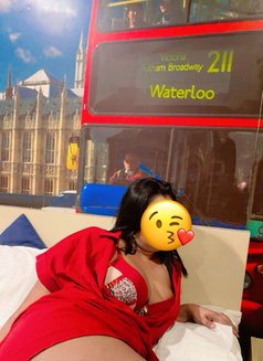 Sanjana - puta in Dubai Photo 4 of 7
