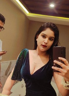 Sanju Hi Profile girl's Hotel New Delhi - escort agency in New Delhi Photo 2 of 8