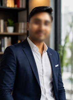 Sanju - Male escort in Kolkata Photo 3 of 3