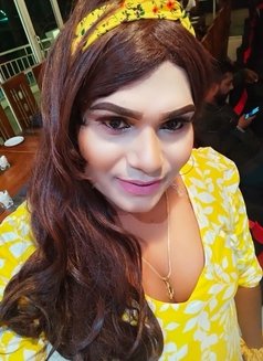 Sansaladewmini86 - Transsexual adult performer in Colombo Photo 1 of 3