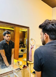 Sanskar Here - Acompañantes masculino in Mumbai Photo 6 of 6