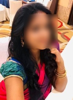 Santhiya Artist Tamil Independent - escort in Dubai Photo 2 of 8