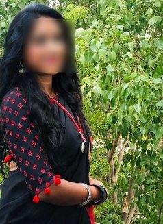 Santhiya Artist Tamil Independent - escort in Dubai Photo 8 of 8