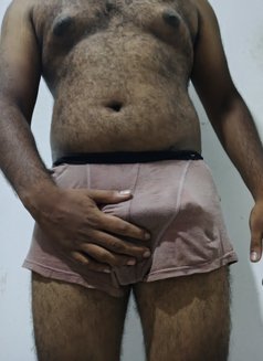 Santhush - Male escort in Colombo Photo 2 of 3