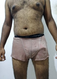 Santhush - Male escort in Colombo Photo 3 of 3
