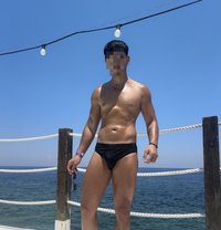 Santi - Male escort in Malta