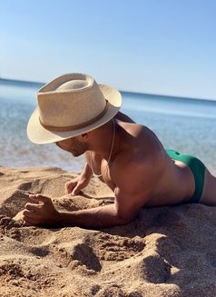 Santiago Marino - Male escort in Dubai Photo 5 of 8