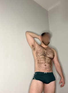 Santino - masseur in Barcelona Photo 2 of 3