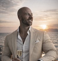 Santo Dragone - Male escort in Hong Kong