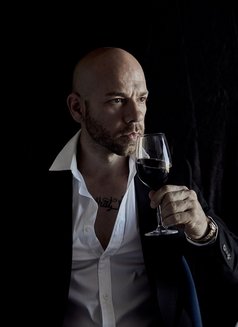 Santo Dragone - Male escort in Hong Kong Photo 4 of 10