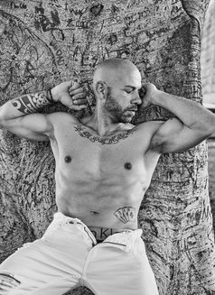 Santo Dragone - Male escort in Hong Kong Photo 9 of 10