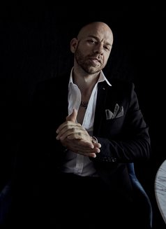 Santo - Acompañantes masculino in Bangalore Photo 3 of 10