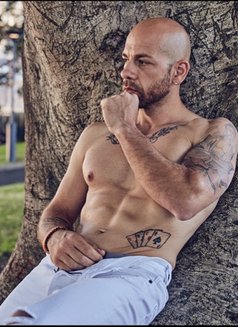 Santo - Acompañantes masculino in Bangalore Photo 5 of 10