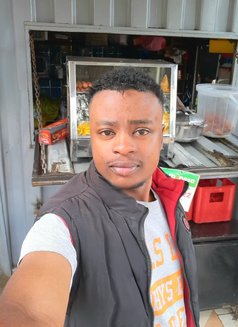 Santosbb - Male escort in Dubai Photo 1 of 4