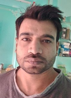 Santosh Soni - Male escort in Lucknow Photo 2 of 2