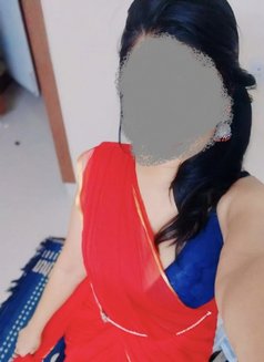 Sanuu - escort in Kolkata Photo 1 of 4