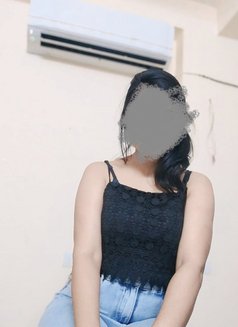 Sanuu - escort in Kolkata Photo 3 of 4