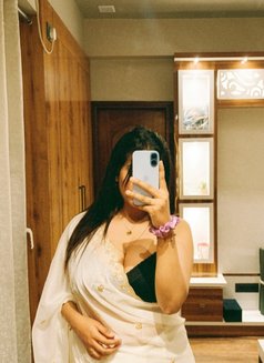 Sanvi - escort in Mumbai Photo 3 of 7