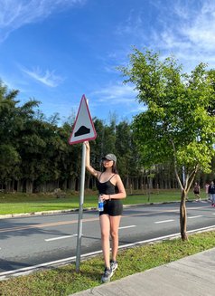 Sanya - puta in Manila Photo 2 of 3