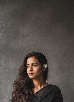 Sanya Independent Girl - puta in Hyderabad Photo 2 of 6